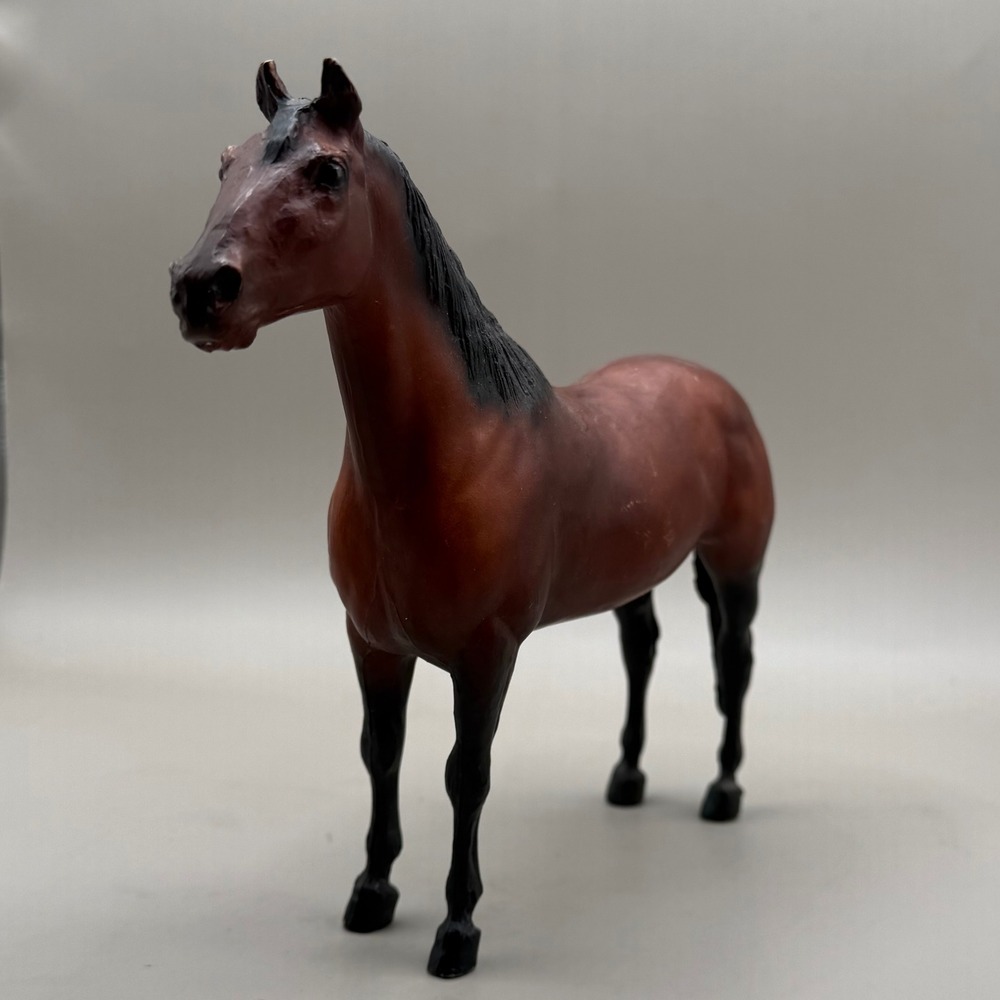 Breyer Horse Figurine Traditional Scale Bay Thoroughbred Standing 8.5" Brown